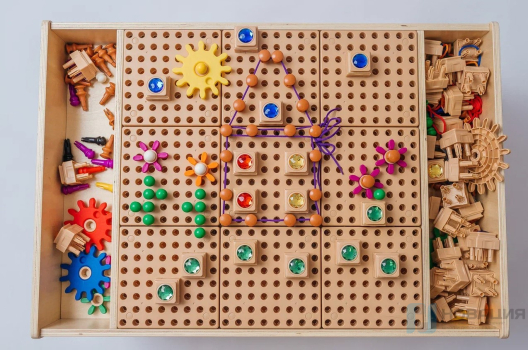 Стол детский дидактический, Творчество