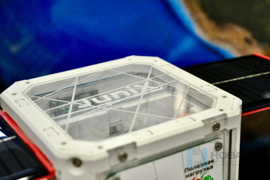 Набор-конструктор спутника JuniX