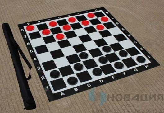 Комплект напольных шашек с полем