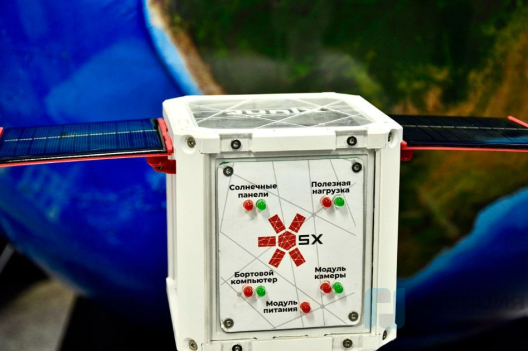 Набор-конструктор спутника JuniX