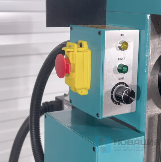 Универсальный фрезерный станок